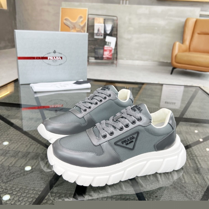 Pra*a casual shoes